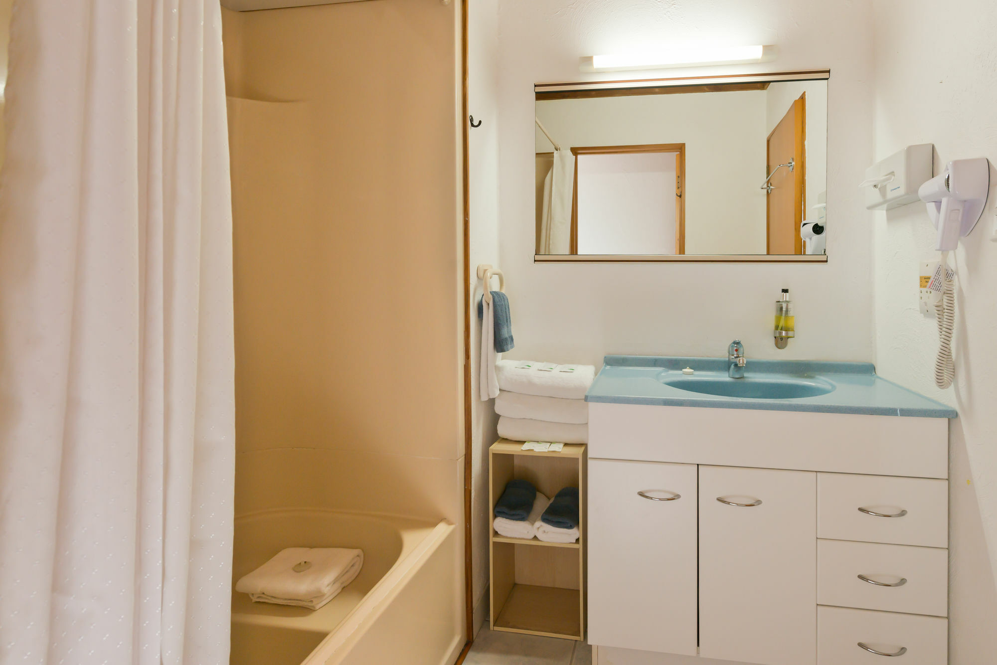 Swiss Chalet Lodge Motel Paihia Buitenkant foto